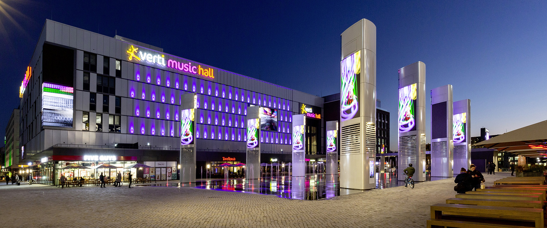 © HOCHTIEF